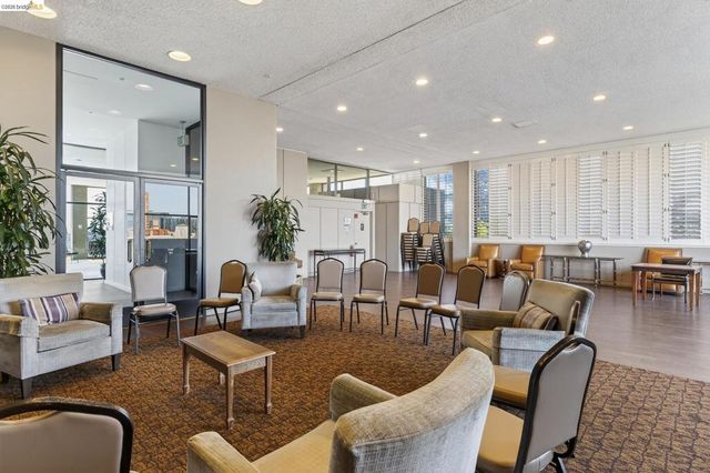 565 Bellevue Ave 2205, Oakland, CA 94610