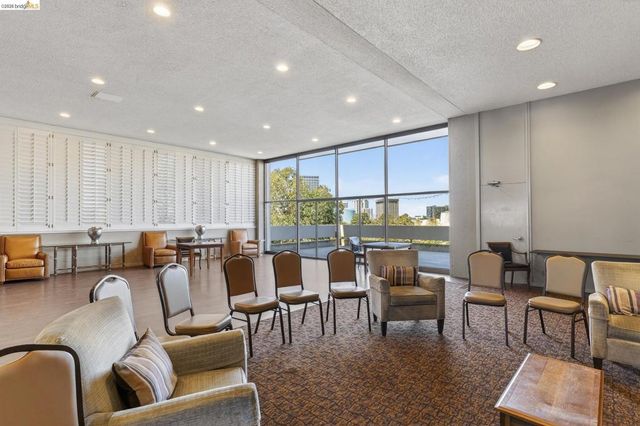 565 Bellevue Ave 2205, Oakland, CA 94610