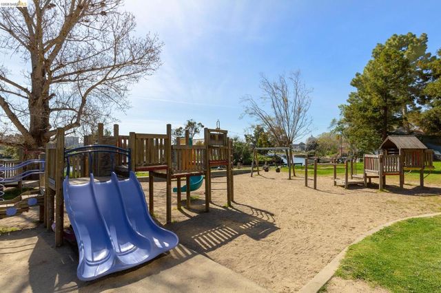 565 Bellevue Ave 2205, Oakland, CA 94610