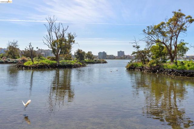 565 Bellevue Ave 2205, Oakland, CA 94610