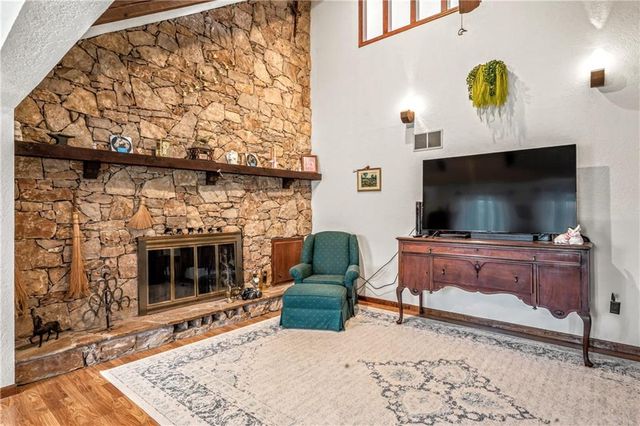 33421 Mcclellen Road, Drexel, MO 64742