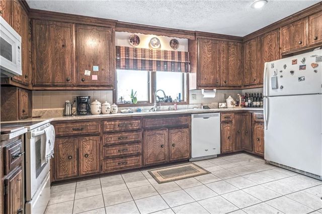 33421 Mcclellen Road, Drexel, MO 64742