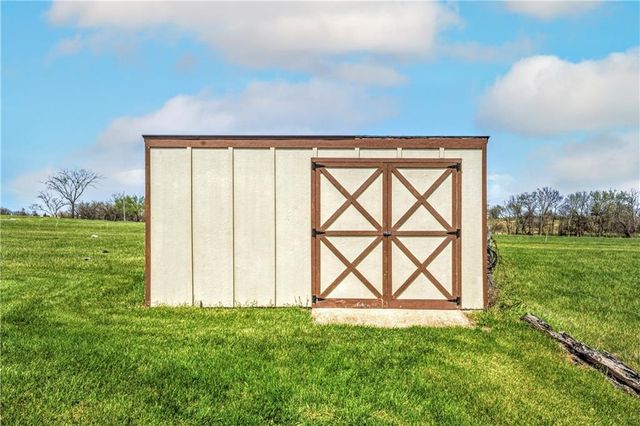 33421 Mcclellen Road, Drexel, MO 64742