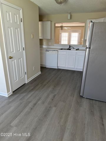 1220 Westpointe Drive A, Greenville, NC 27834
