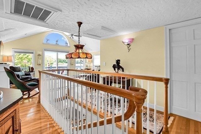 49 Lakeview Ave, Bellingham, MA 02019