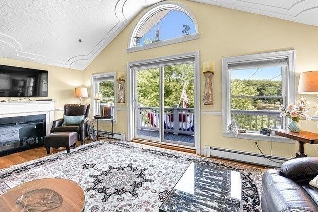 49 Lakeview Ave, Bellingham, MA 02019