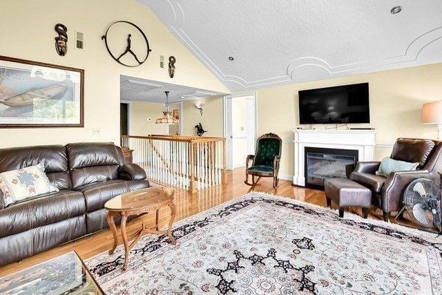 49 Lakeview Ave, Bellingham, MA 02019