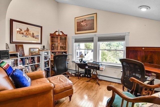 49 Lakeview Ave, Bellingham, MA 02019