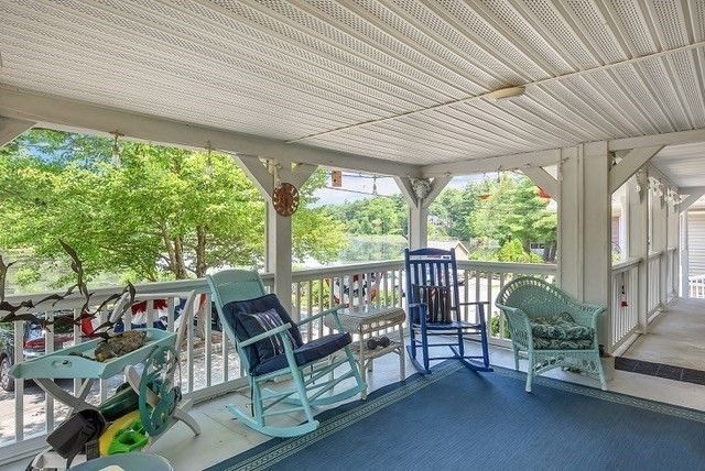49 Lakeview Ave, Bellingham, MA 02019