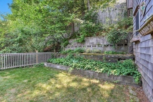 49 Lakeview Ave, Bellingham, MA 02019