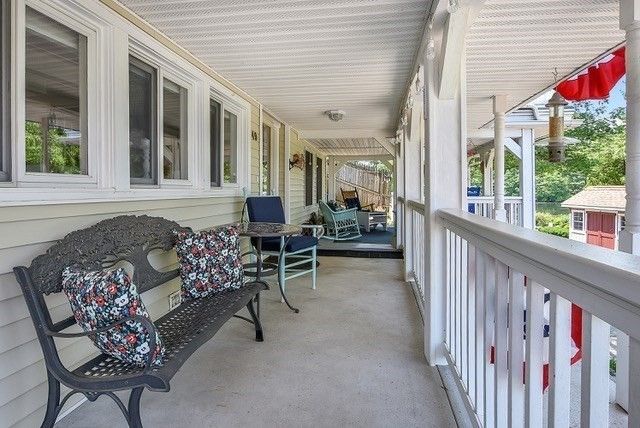 49 Lakeview Ave, Bellingham, MA 02019
