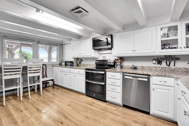 49 Lakeview Ave, Bellingham, MA 02019