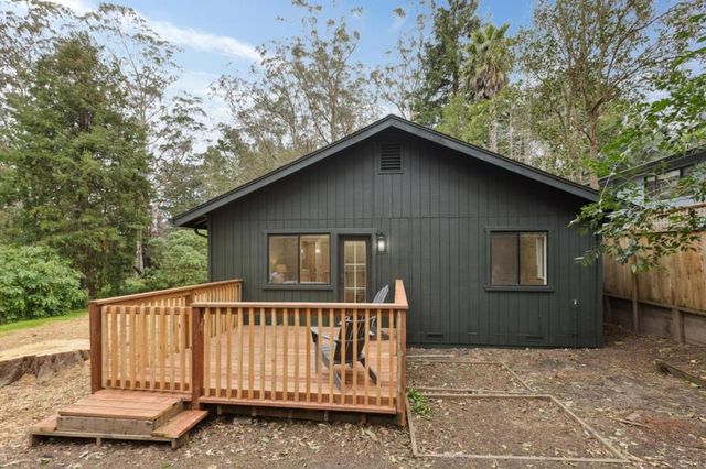 1112 Crescent Street, Montara, CA 94037