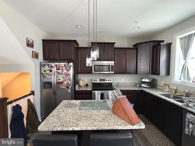 522 CHARLES AVE, Hanover, PA 17331