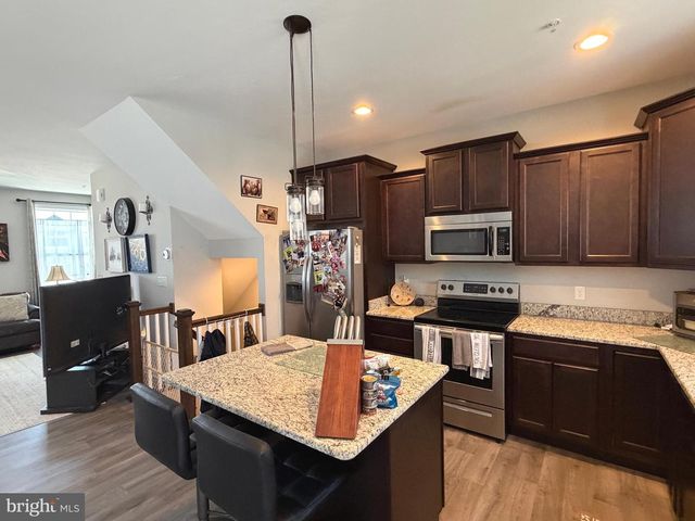 522 CHARLES AVE, Hanover, PA 17331
