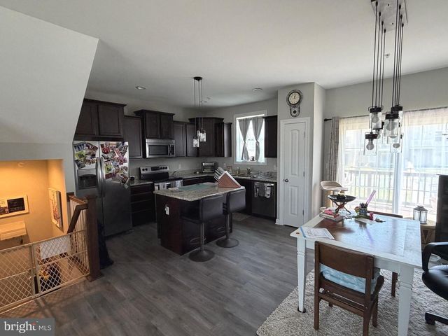 522 CHARLES AVE, Hanover, PA 17331