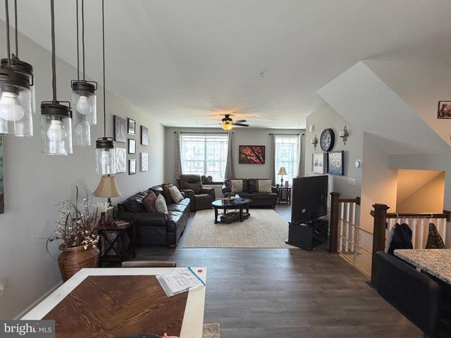 522 CHARLES AVE, Hanover, PA 17331