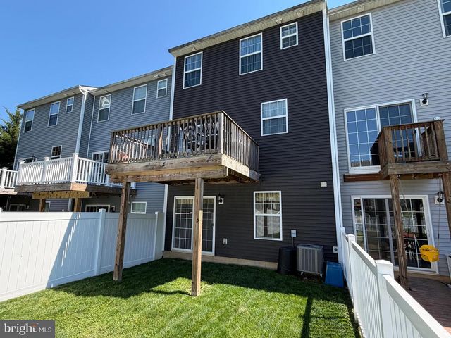 522 CHARLES AVE, Hanover, PA 17331