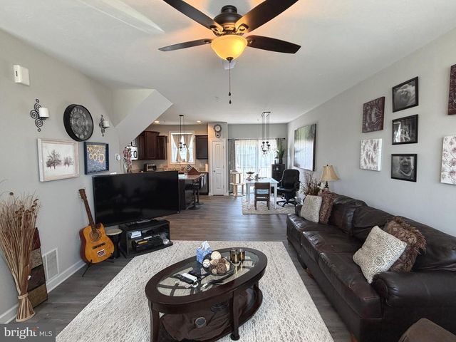 522 CHARLES AVE, Hanover, PA 17331