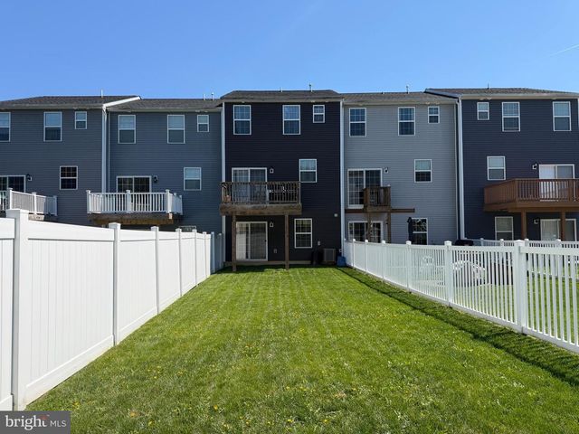 522 CHARLES AVE, Hanover, PA 17331