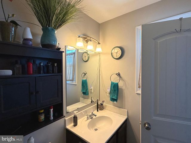 522 CHARLES AVE, Hanover, PA 17331
