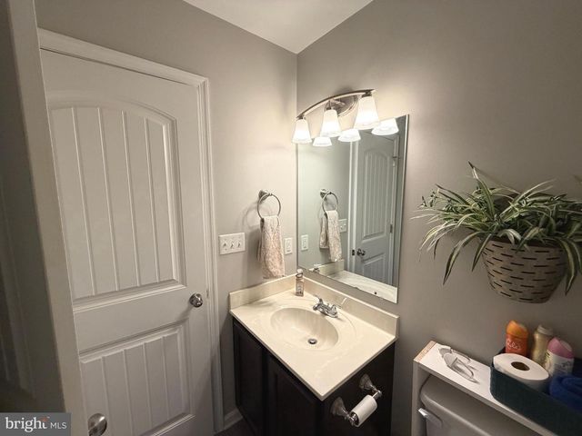 522 CHARLES AVE, Hanover, PA 17331