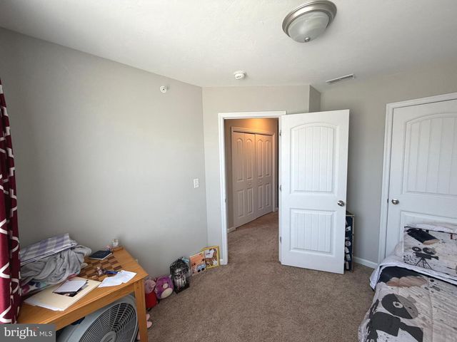 522 CHARLES AVE, Hanover, PA 17331