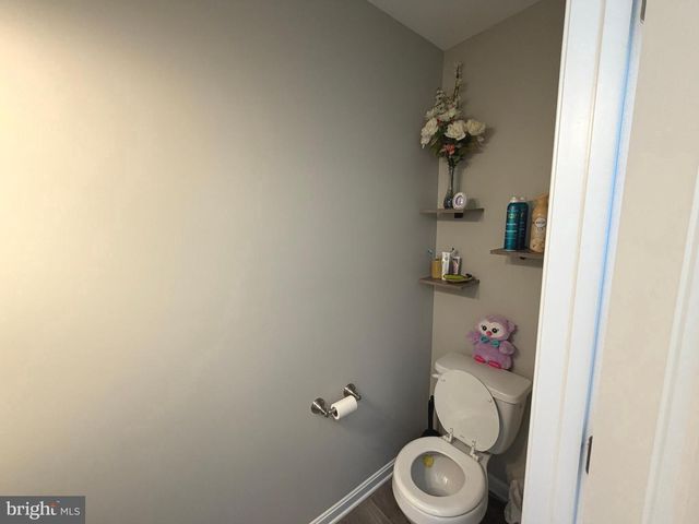 522 CHARLES AVE, Hanover, PA 17331
