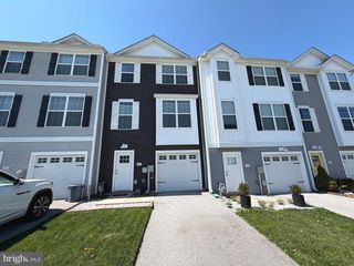 522 CHARLES AVE, Hanover, PA 17331