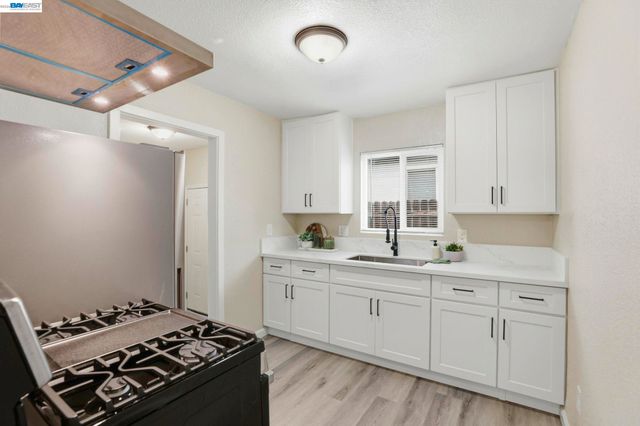 1976 Grand Ave, Sacramento, CA 95838