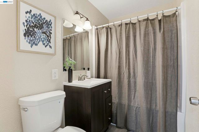 1976 Grand Ave, Sacramento, CA 95838