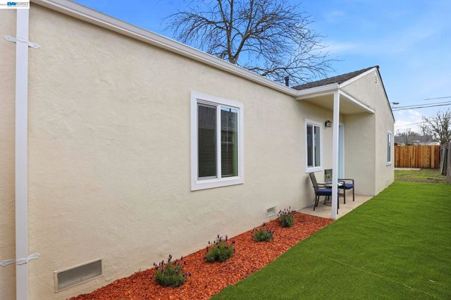 1976 Grand Ave, Sacramento, CA 95838