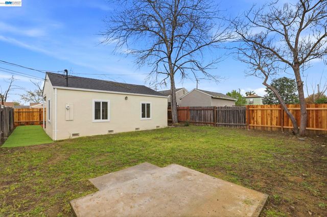 1976 Grand Ave, Sacramento, CA 95838