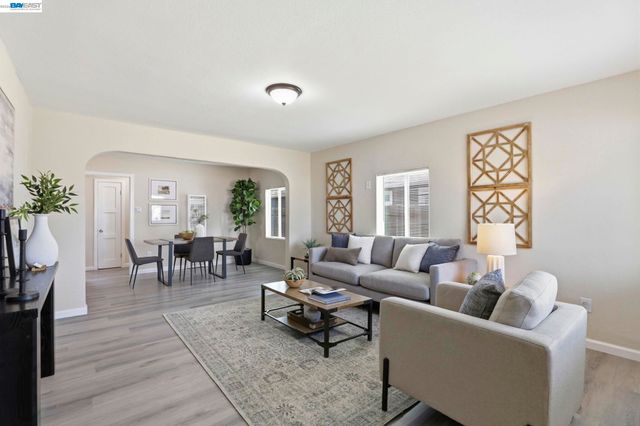 1976 Grand Ave, Sacramento, CA 95838