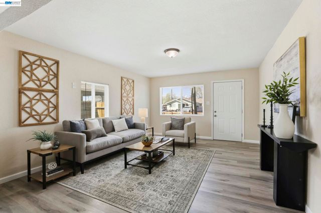 1976 Grand Ave, Sacramento, CA 95838