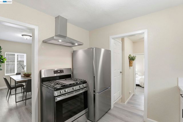 1976 Grand Ave, Sacramento, CA 95838