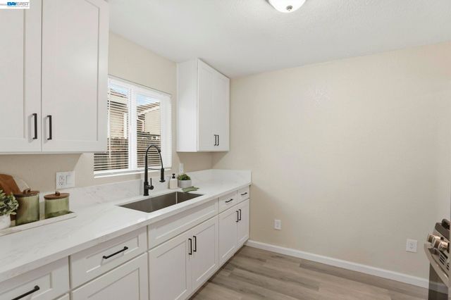 1976 Grand Ave, Sacramento, CA 95838