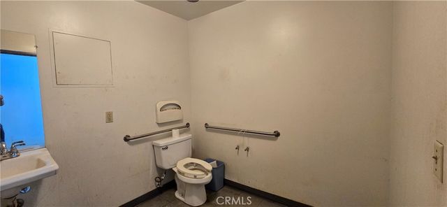 1137 E Pico Blvd, Los Angeles, CA 90021