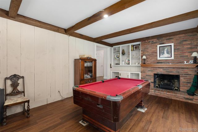 757 Foxhall Road N, Bloomfield Charter Township, MI 48304