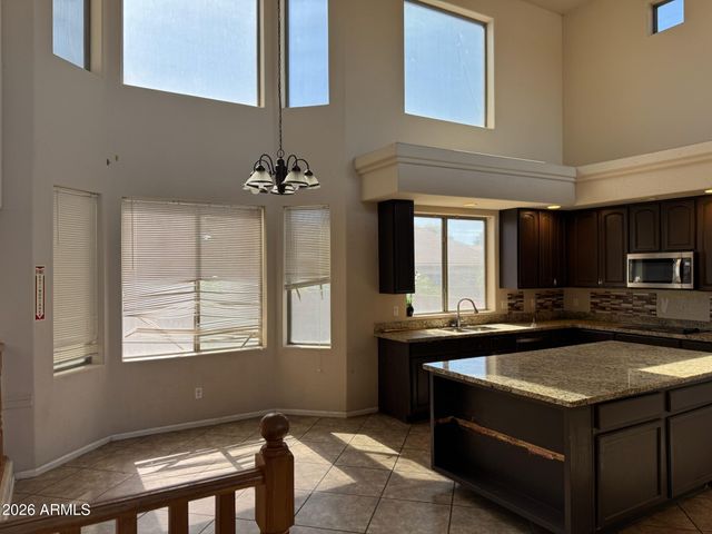 7521 W SOUTHGATE Avenue, Phoenix, AZ 85043