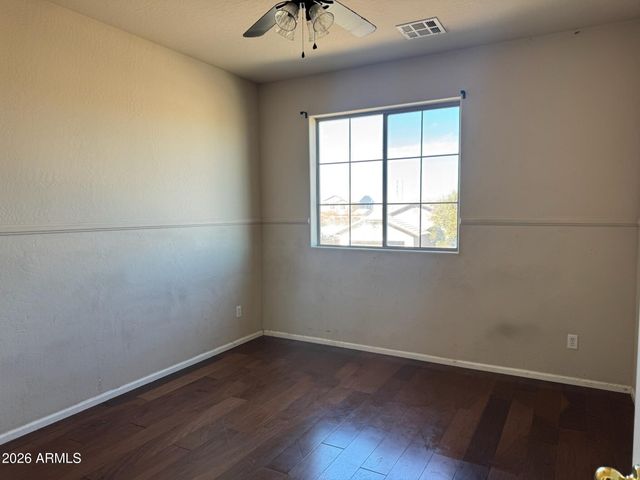 7521 W SOUTHGATE Avenue, Phoenix, AZ 85043