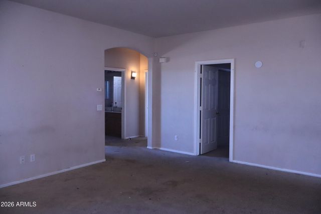 7521 W SOUTHGATE Avenue, Phoenix, AZ 85043