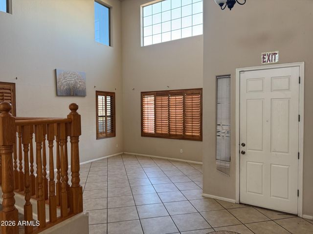 7521 W SOUTHGATE Avenue, Phoenix, AZ 85043