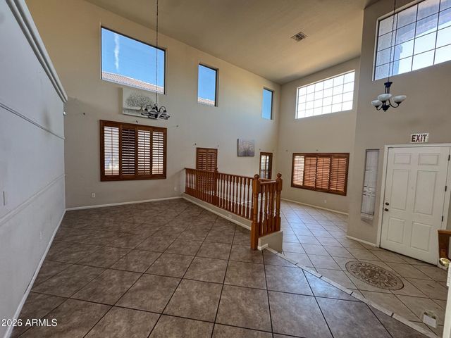 7521 W SOUTHGATE Avenue, Phoenix, AZ 85043