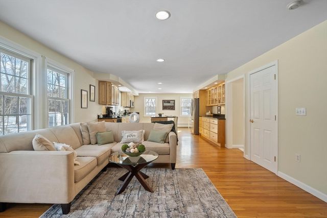 34 Clover Hill Drive, Chelmsford, MA 01824