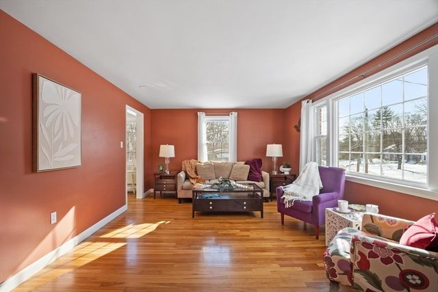 34 Clover Hill Drive, Chelmsford, MA 01824