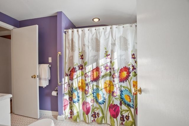 34 Clover Hill Drive, Chelmsford, MA 01824