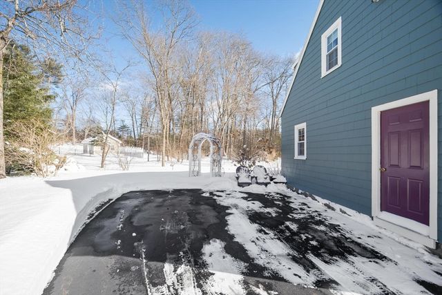 34 Clover Hill Drive, Chelmsford, MA 01824