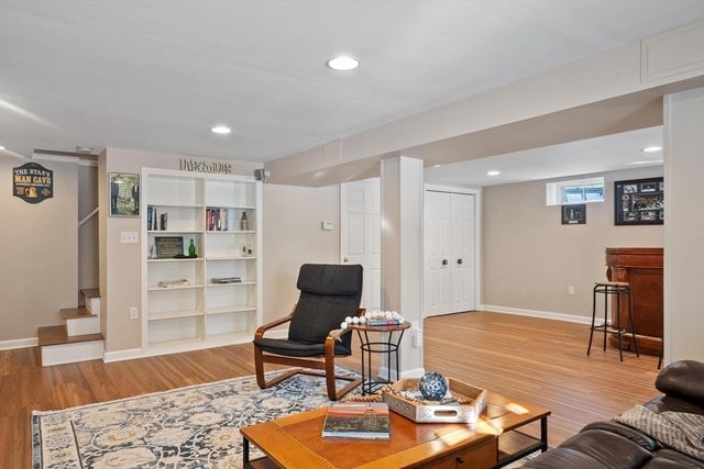 34 Clover Hill Drive, Chelmsford, MA 01824