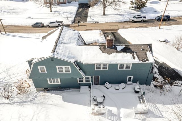 34 Clover Hill Drive, Chelmsford, MA 01824